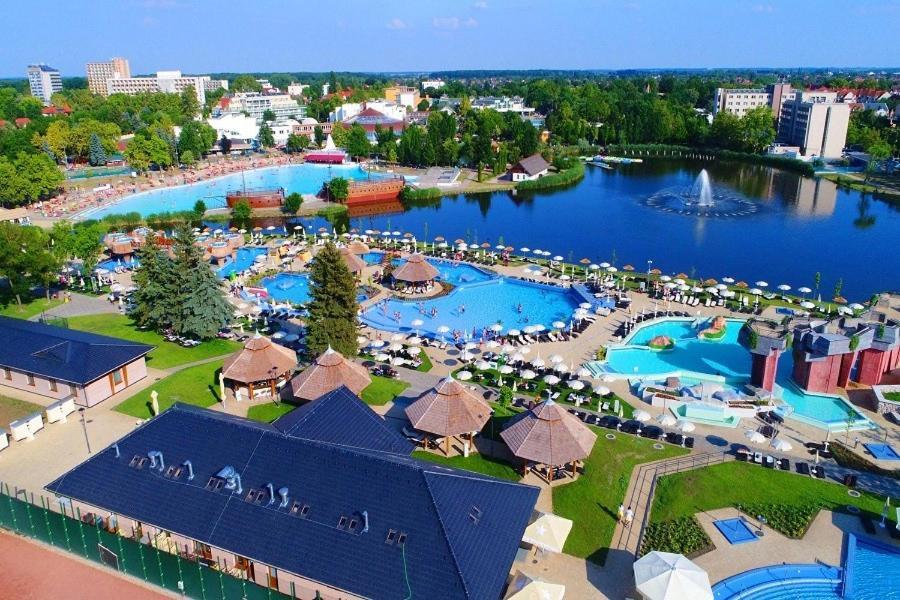 Krisi Apartman Hajduszoboszlo Luaran gambar
